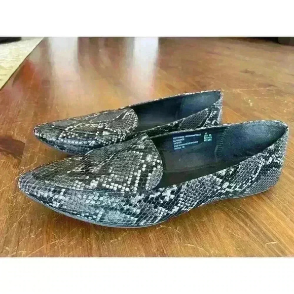 Time and Tru Snake Animal Print Feather Flats, size 9 1/2 Wide - Picture 4 of 8